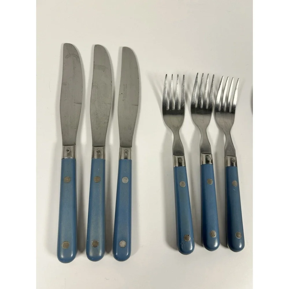 Washington Forge Mardi Gras 9 Piece Flatware Set Sky Blue Fork Knife Spoon